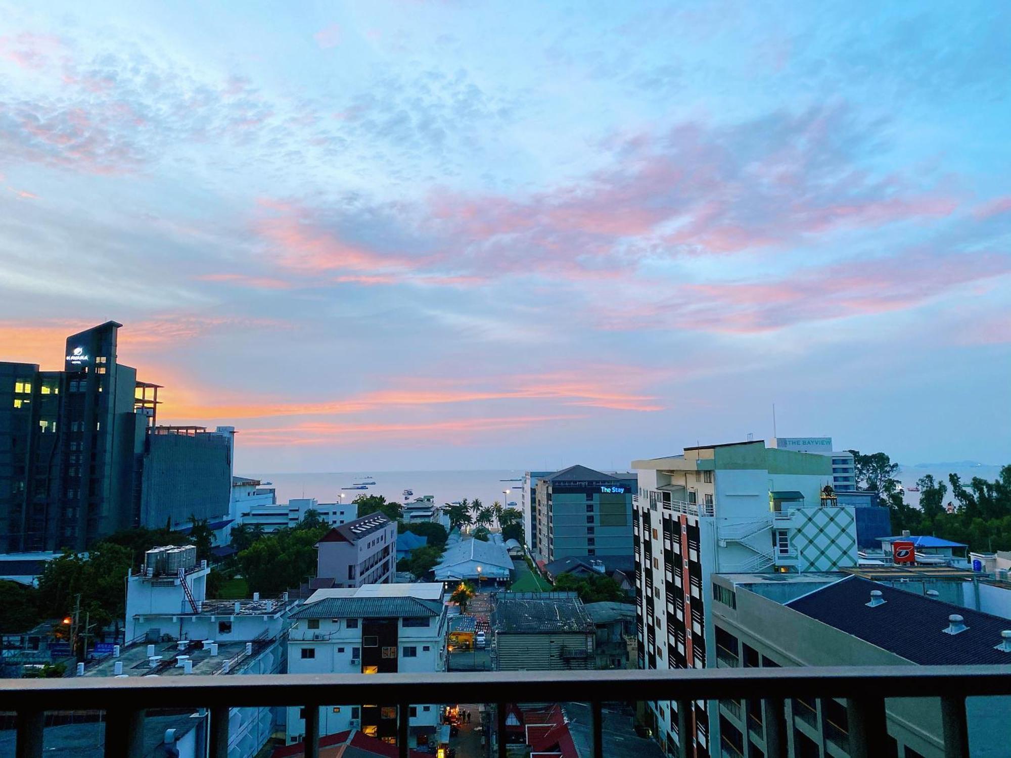 The Base Seaview Holiday Inn باتايا الغرفة الصورة